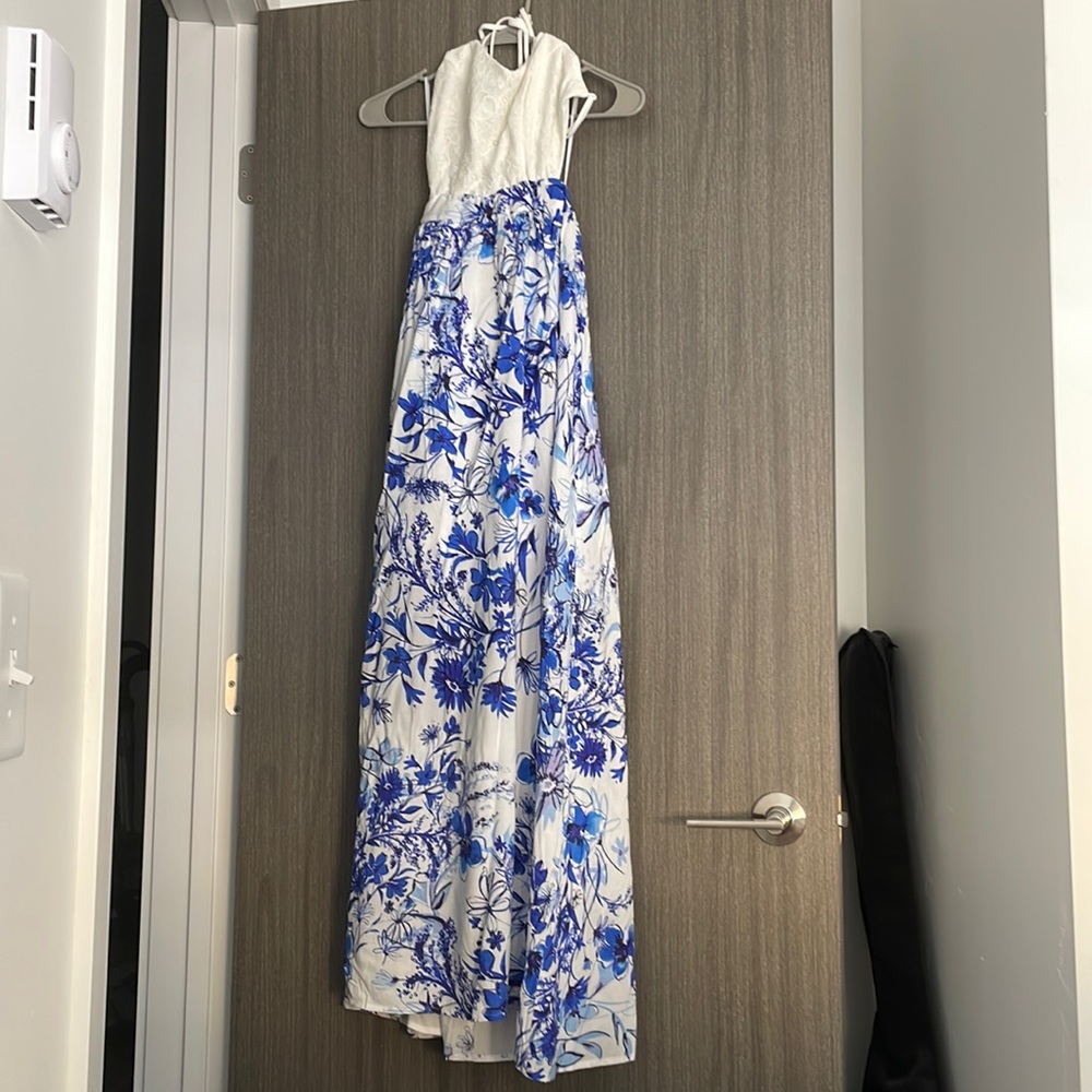 Beautiful dress!